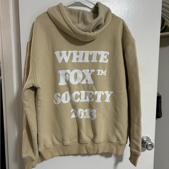 Tan white fox hoodie - Picture 4 of 4